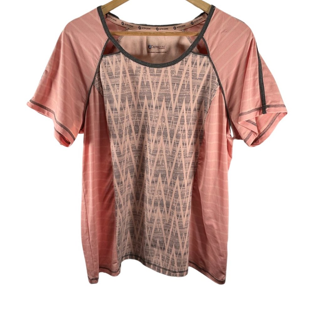 Size: X - Peach/Pink/Grey Athletic T-Shirt w/ Geometric Striped Print